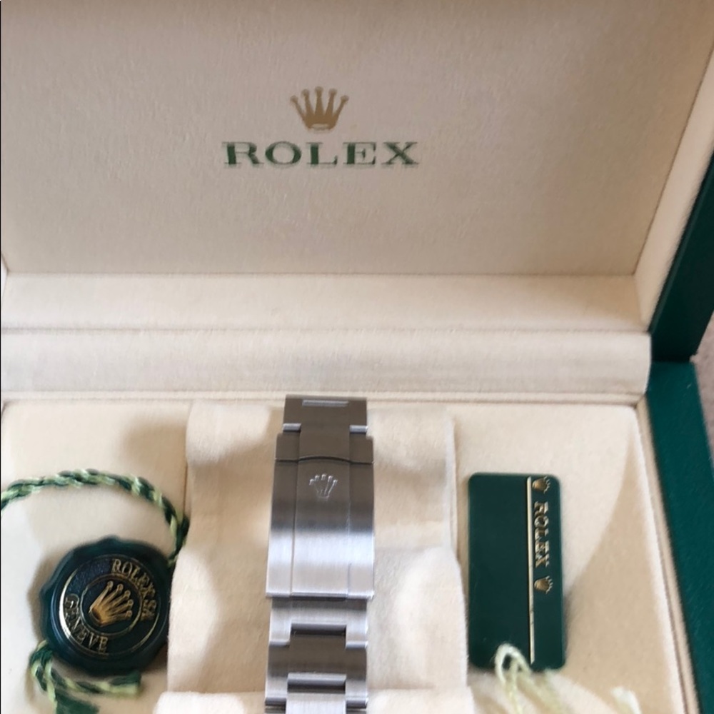 Like New!! 💯 % Authentic Rolex Oyster Perpetual. - Picture 2 of 6